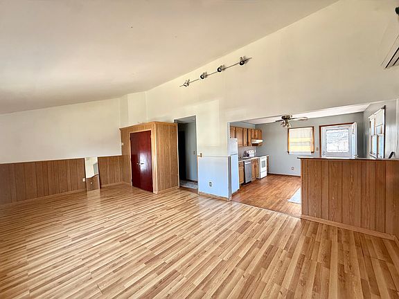 5th image of 24 Hollyhock Rd #2