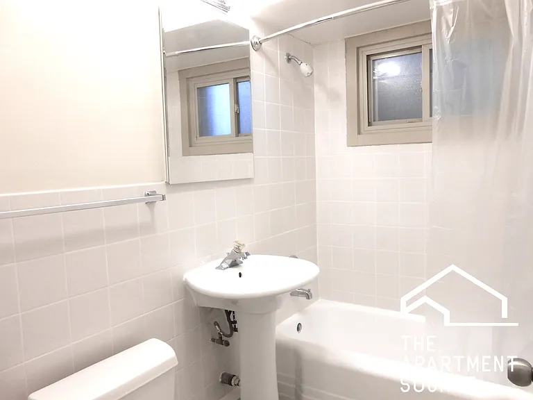 810 Seward St #101 — Photo 3