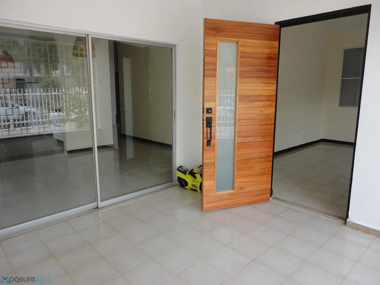 3 bed, 3.0 bath, 1800 sqft, $3,000 — Photo 4