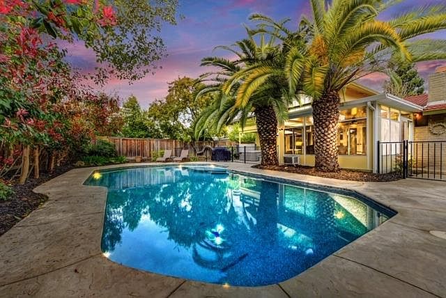 1st image of 3870 Crondall Dr