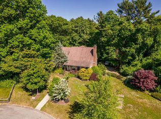 16 Hunter St, Acushnet, MA 02743