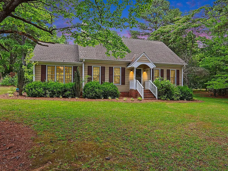 3 bed, 1800 sqft, $2,200 — Photo 2