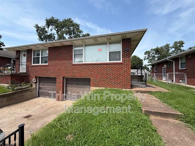 937 Chain Of Rocks Dr — Photo 2