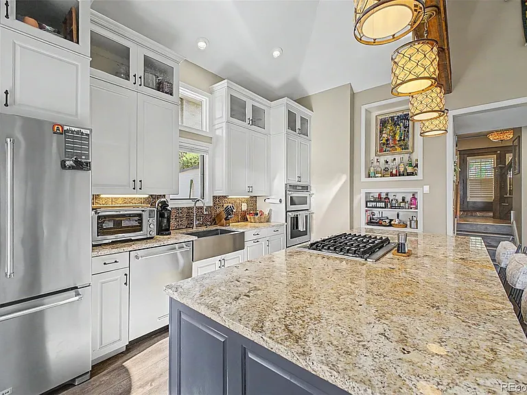 615 N Emerson St — Photo 19