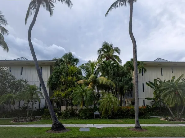 255 Sunrise Dr APT 303, Key Biscayne, FL 33149