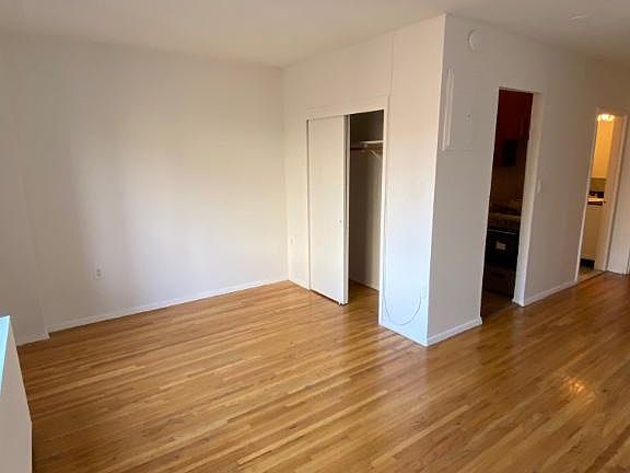 2nd image of 207 E 27th St APT 6D