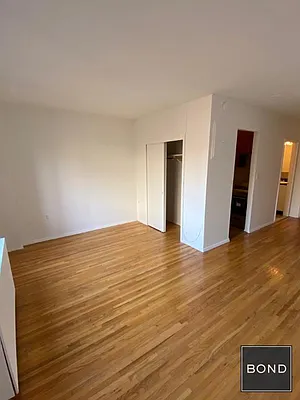 Rented by Bond New York | media 13