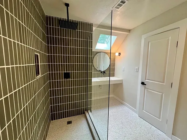 211 Mill Creek Dr — Photo 17