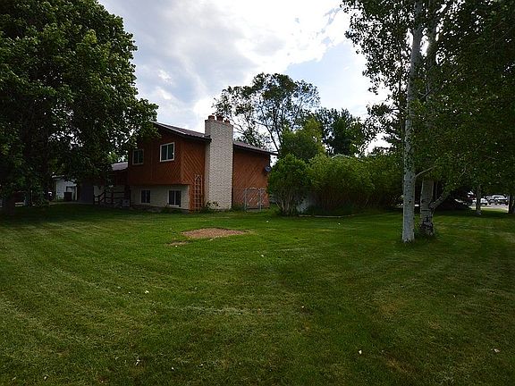 3rd image of 1133 Dickson Ave