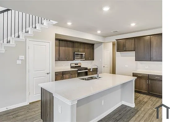 2612 Gateway Ave — Photo 7