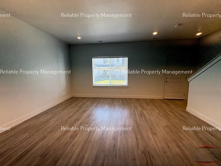 148 S Emery Ln — Photo 5