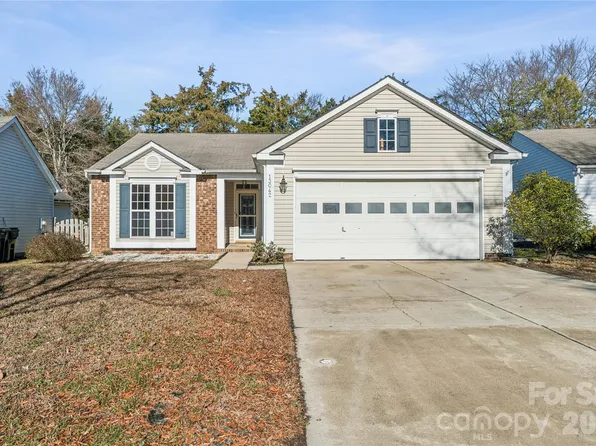 13042 Planters Row Dr, Charlotte, NC 28278