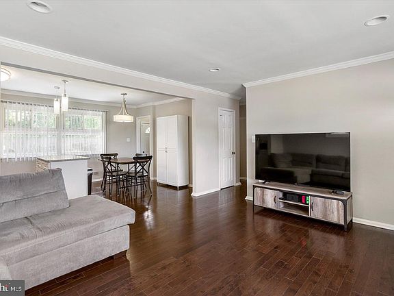 5th image of 8503 Fieldway Dr