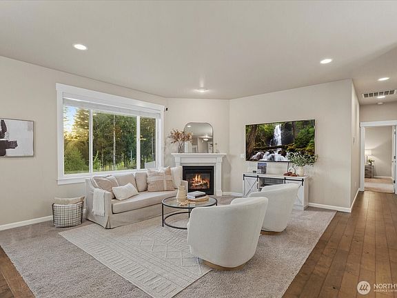 3rd image of 2022 228th Avenue NE