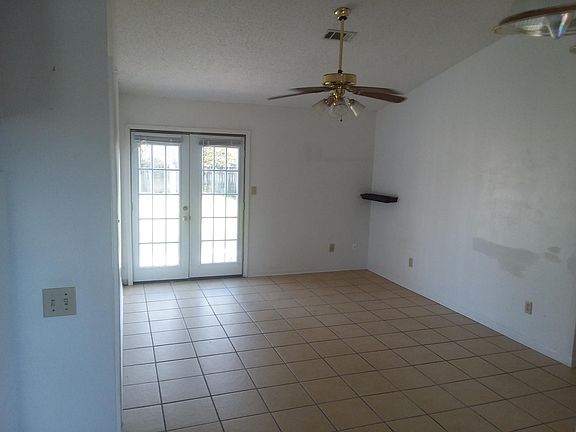 3rd image of 3503 Southwind Dr