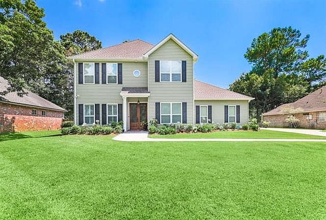1st image of 715 Winterberry Dr