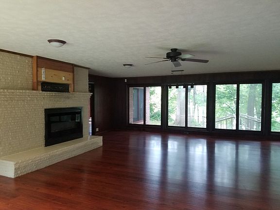 3rd image of 7159 Bergstrom Dr