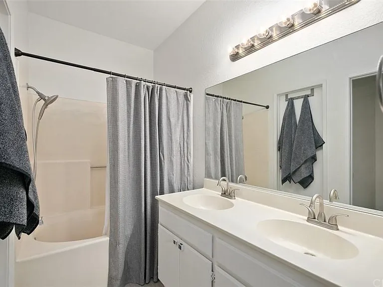 74 Castano — Photo 8