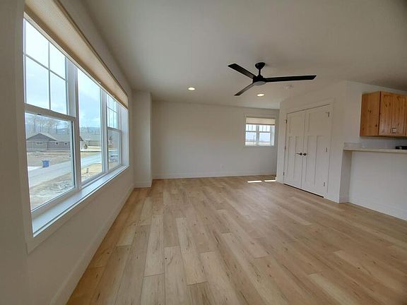 4th image of 3354 S 30th Ave #1