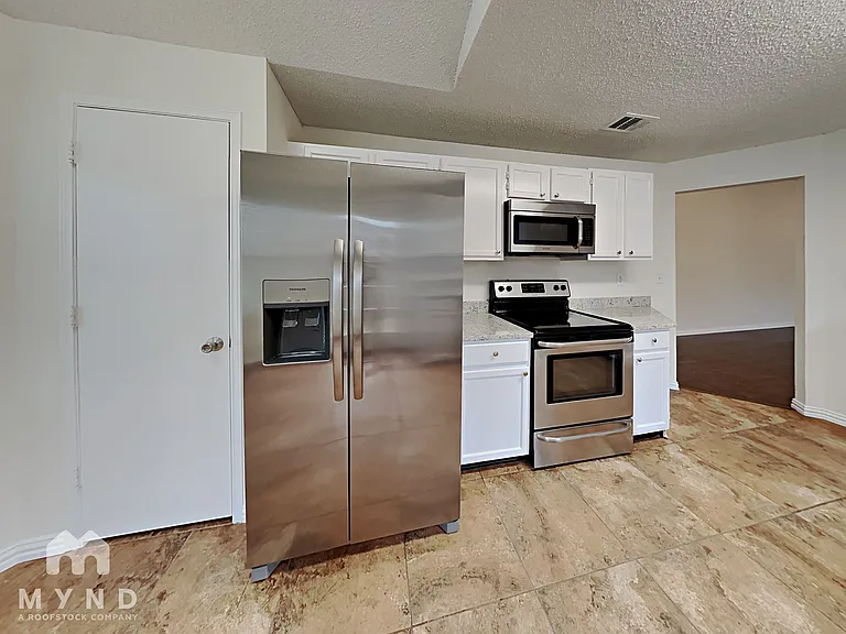 8704 Tigris Trl — Photo 5