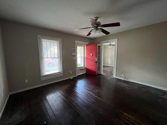 3rd image of 709 Garza Ave