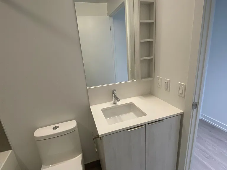 8 Wellesley St W #2606 — Photo 7