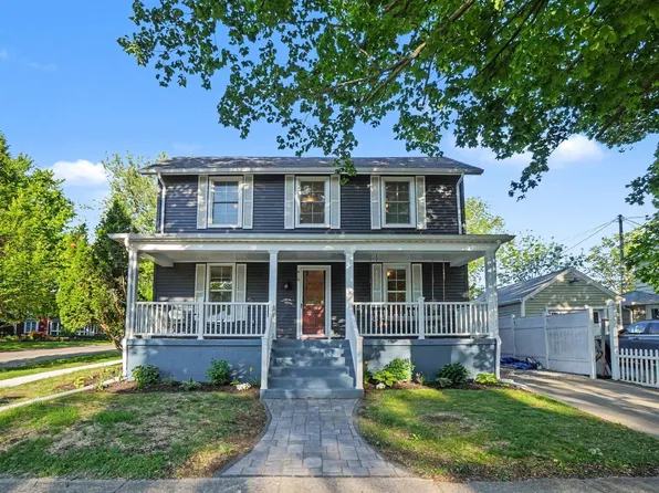 416 Center St, South Haven, MI 49090