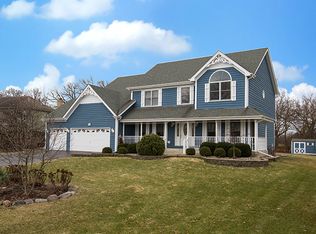 160 Plumtree Ln, West Chicago, IL