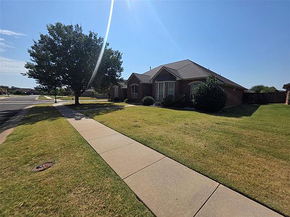 2nd image of 2416 Birmingham Dr