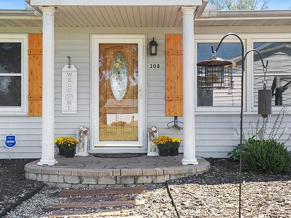 2nd image of 308 Maplewood Blvd