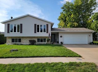 4711 G Ave, Kearney, NE 68847