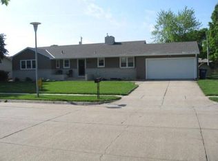 1709 Gaeth Ave, Fremont, NE 68025