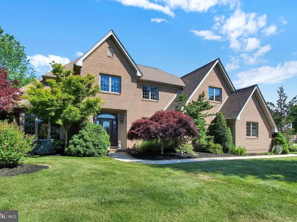 10 E Harmon Dr, Carlisle, PA 17015