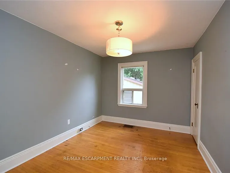 278 Huxley Ave S — Photo 14