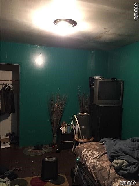 2nd image of 10928 175th St