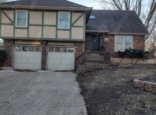 14832 S Homestead Dr, Olathe, KS 66062