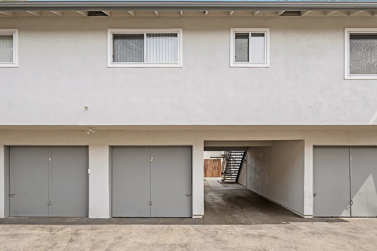 2 bed, 1.5 bath, 1050 sqft, $2,900 — Photo 4