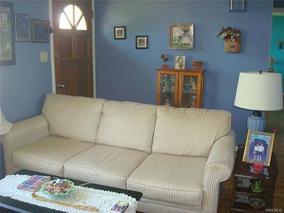 3rd image of 113 King Ave