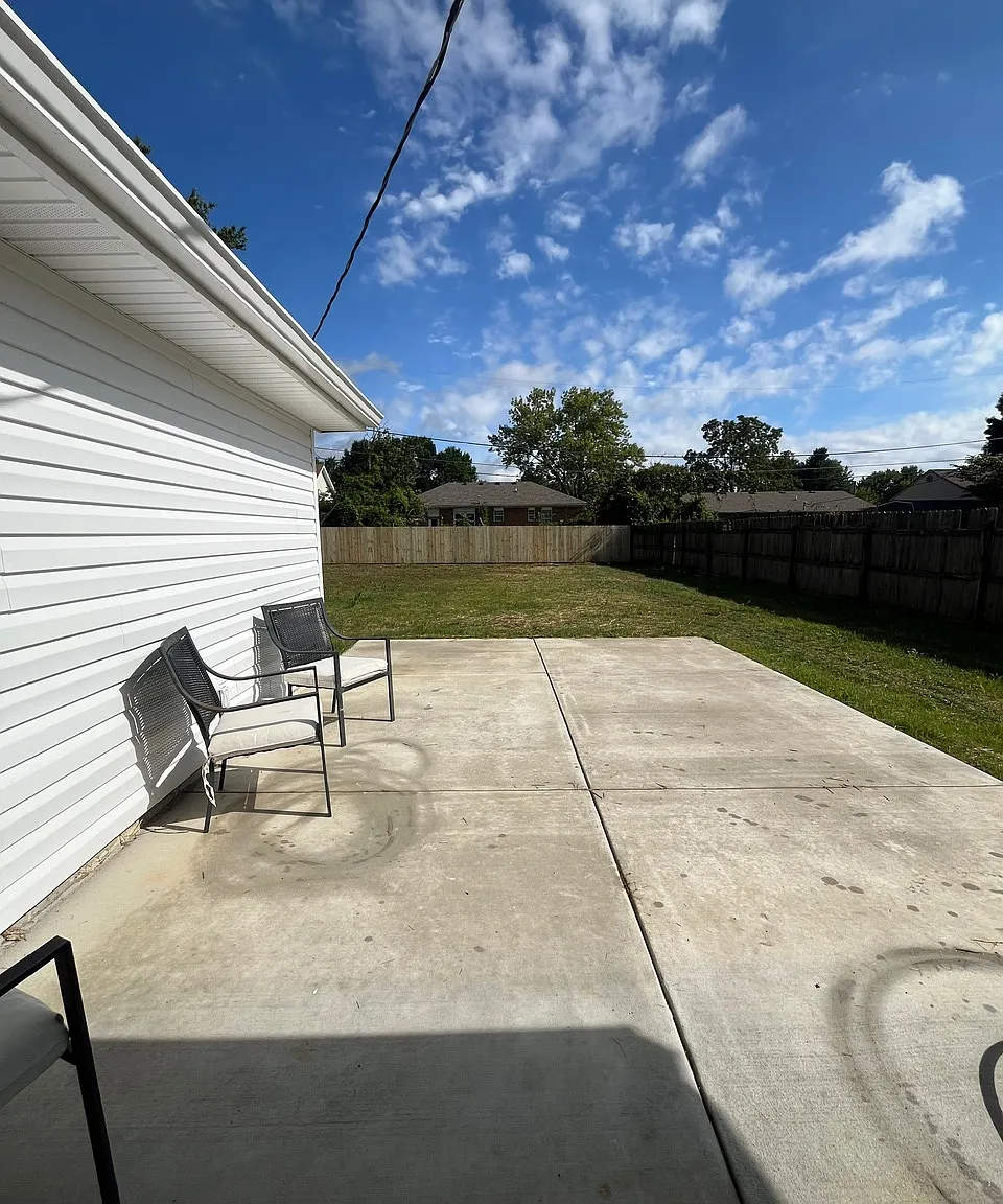 4 bed, 1500 sqft, $2,200 — Photo 4