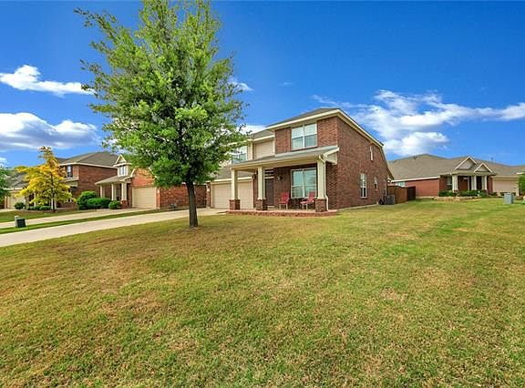 2nd image of 15537 Landing Creek Ln