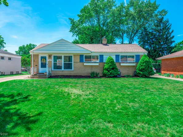 3820 W 212th St, Fairview Park, OH 44126