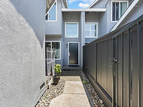 3rd image of 2206 Piccardo Cir #9
