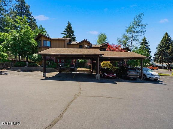 3rd image of 600 W Hubbard Ave #12