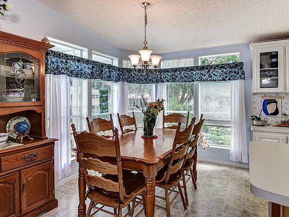 4th image of 13 Tobias Ln