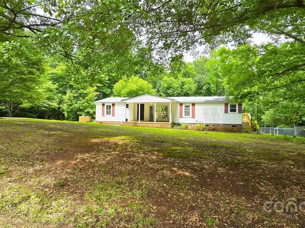 6140 Barclay Ln, Clover, SC 29710