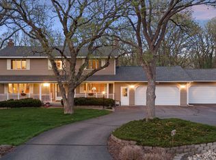 715 Country View Cir, Hudson, WI 54016