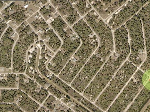 Many homes are close by
