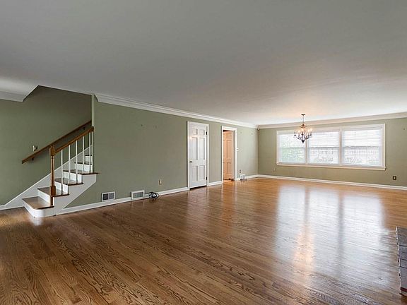 5th image of 400 Wesleyan Pl