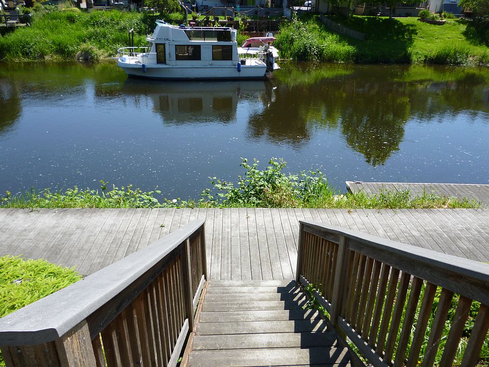 Steps to the deck, & dock