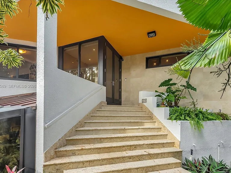 279 N Hibiscus Dr — Photo 24
